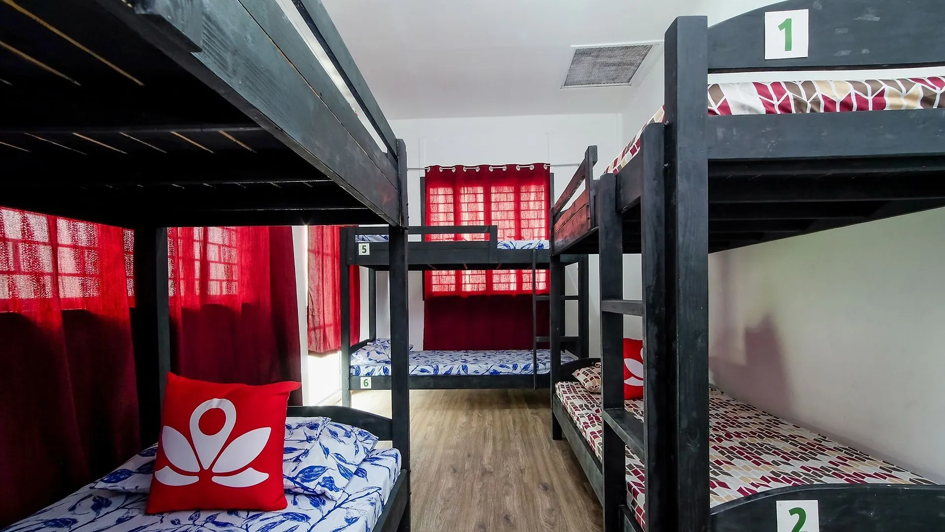 Zen Hostel Haven Backpackers Makati City 0*,  Philippines